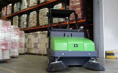Terceirizar o serviço de limpeza ou comprar máquinas, afinal, o que é melhor?