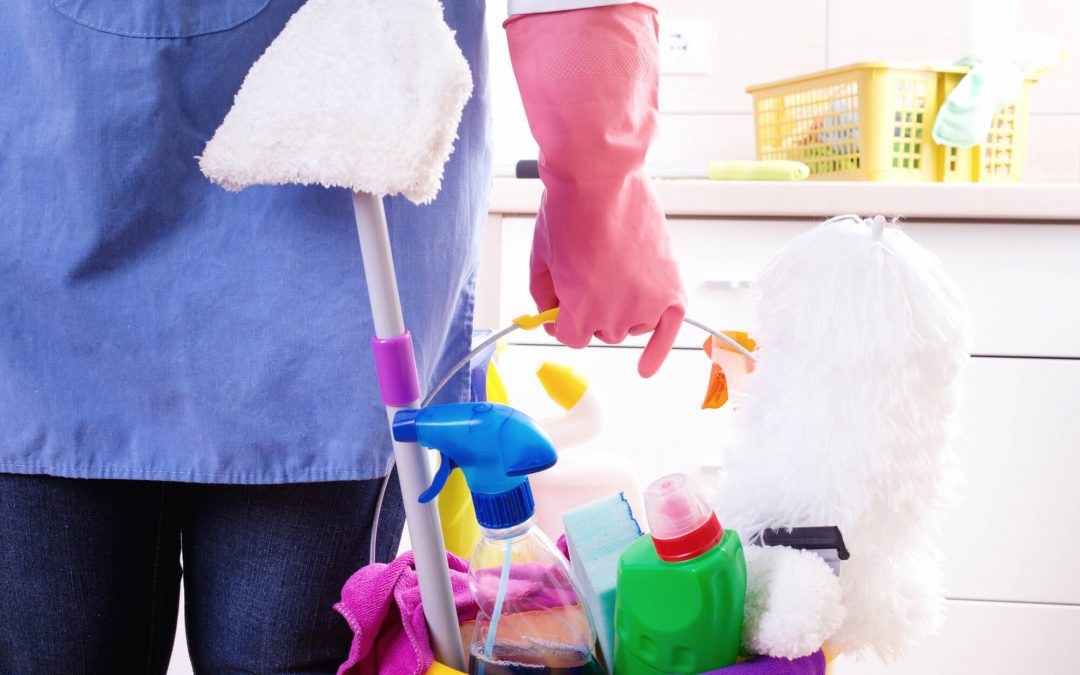 6 cuidados necessários com produtos químicos de limpeza