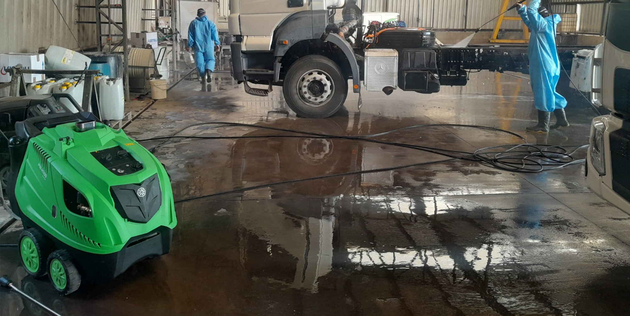 Como remover graxa pesada de máquinas agrícolas